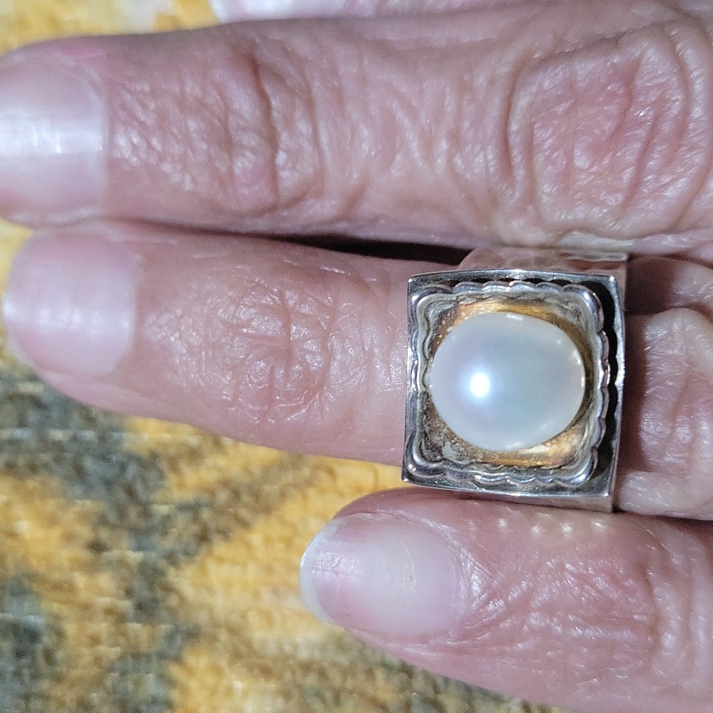 Silpada hammered pearl ring